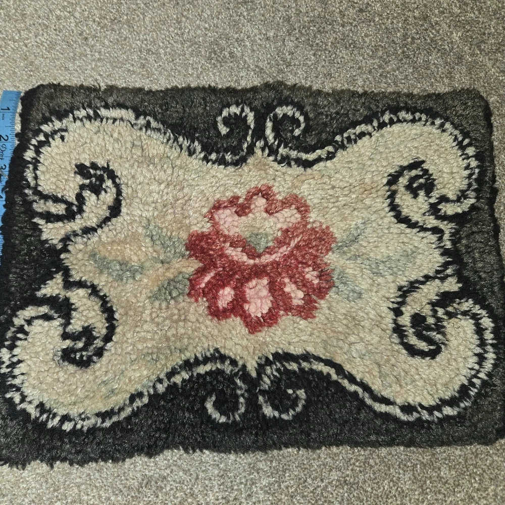 Floral VINTAGE hook/latch Accent Rug Or Foot Stool Cover.